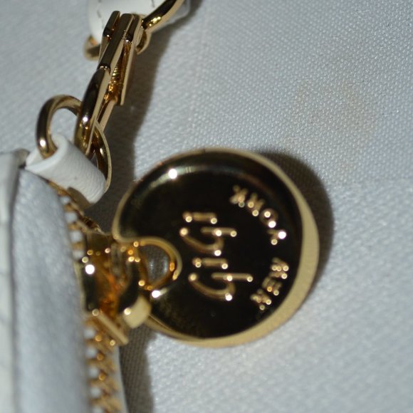 $125 New GiGi New York White Croc Embossed Leather Wristlet Wallet - Picture 6 of 6